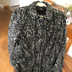 SZ. M -DENNIS BASSO  ANIMAL PRNT KNEE LNGTH COAT